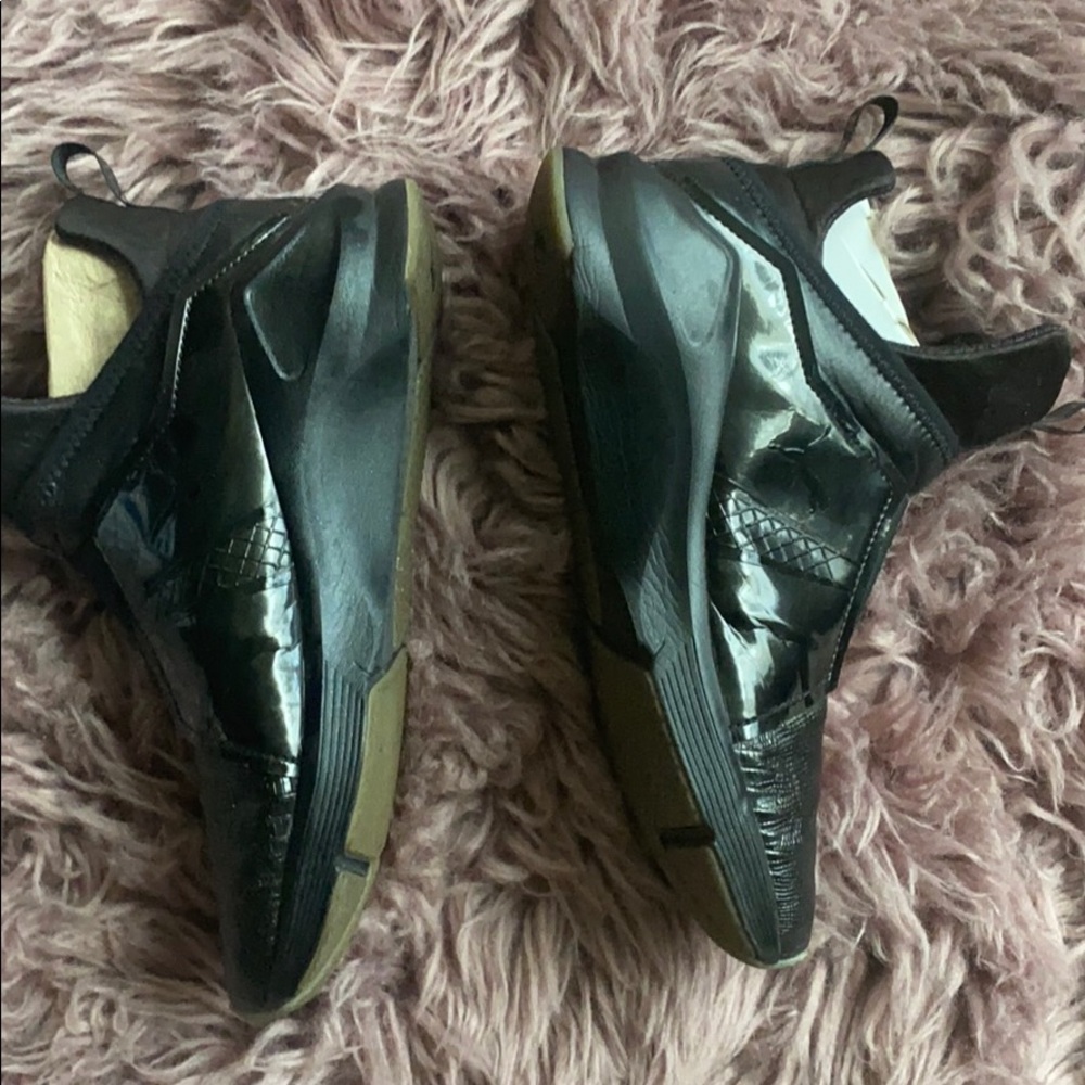 Pumas sneakers